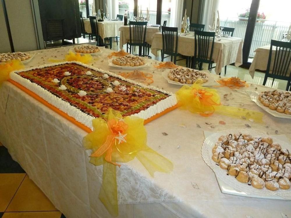 Hotel Gabbiano Cattolica Luaran gambar