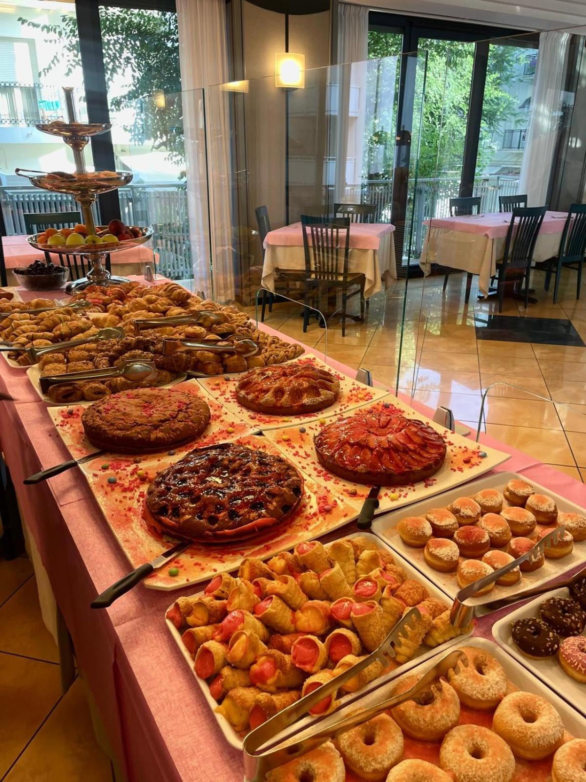 Hotel Gabbiano Cattolica Luaran gambar