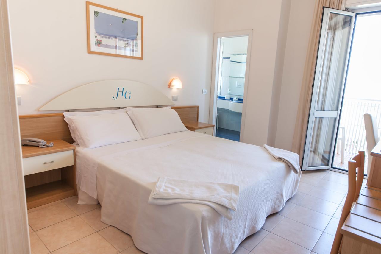 Hotel Gabbiano Cattolica Luaran gambar