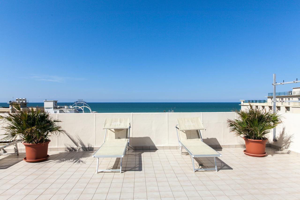 Hotel Gabbiano Cattolica Luaran gambar